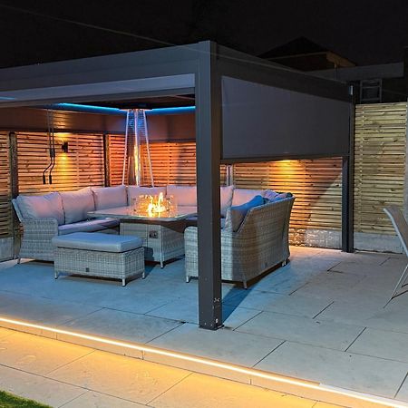 5 Bed Town House Within City Centre And Sleeps Up To 11 With Sky And Netflix Birmingham Luaran gambar