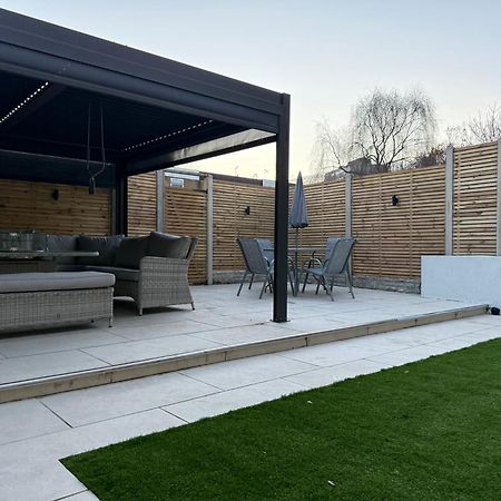 5 Bed Town House Within City Centre And Sleeps Up To 11 With Sky And Netflix Birmingham Luaran gambar