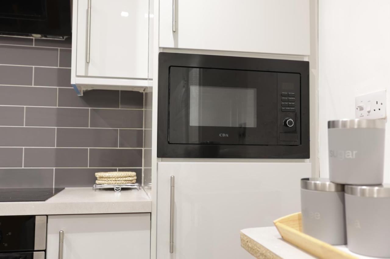 5 Bed Town House Within City Centre And Sleeps Up To 11 With Sky And Netflix Birmingham Luaran gambar