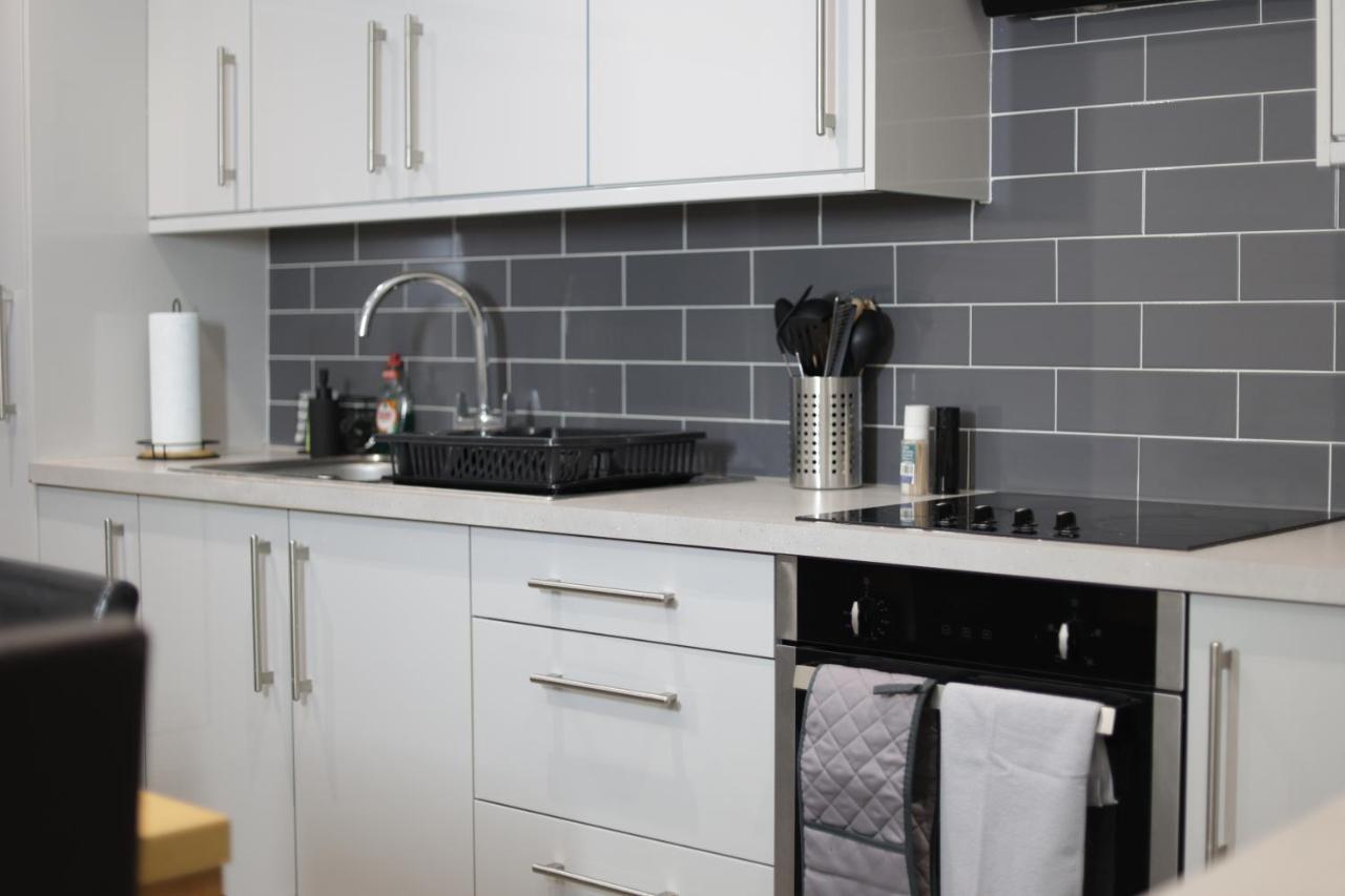 5 Bed Town House Within City Centre And Sleeps Up To 11 With Sky And Netflix Birmingham Luaran gambar