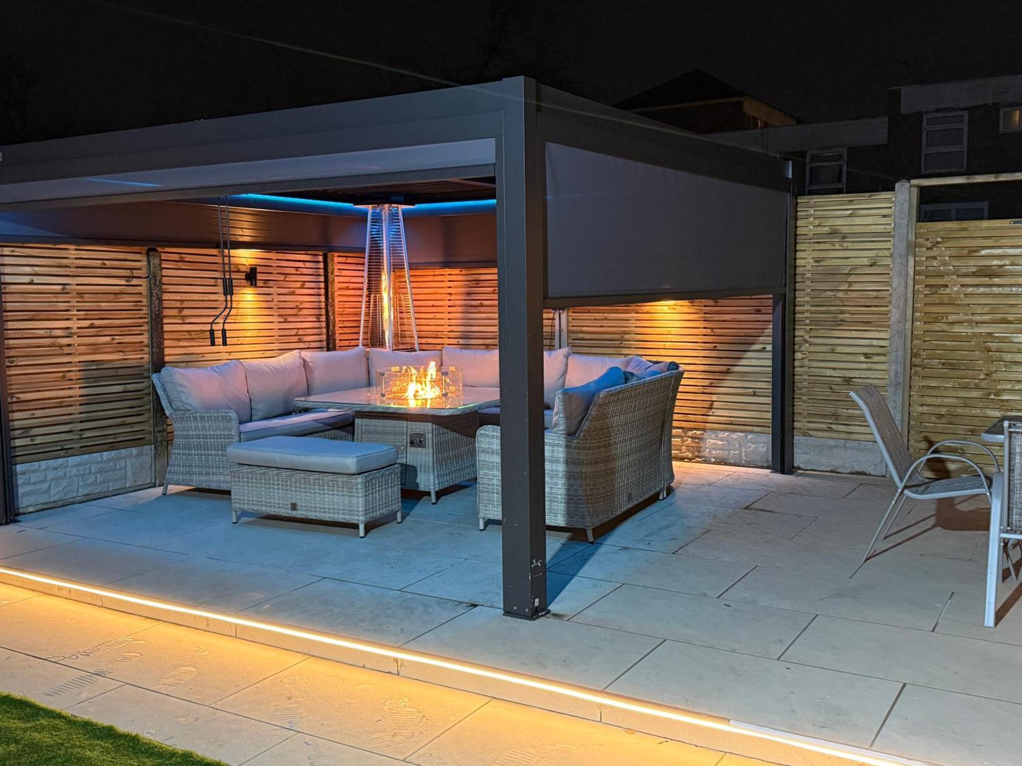 5 Bed Town House Within City Centre And Sleeps Up To 11 With Sky And Netflix Birmingham Luaran gambar