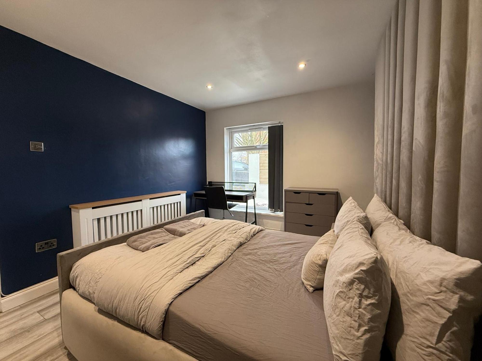 5 Bed Town House Within City Centre And Sleeps Up To 11 With Sky And Netflix Birmingham Luaran gambar